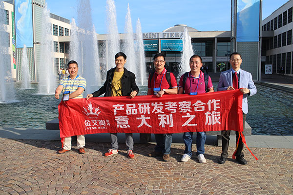 PP视讯瓷砖品牌董事长（中）带队欧州调查