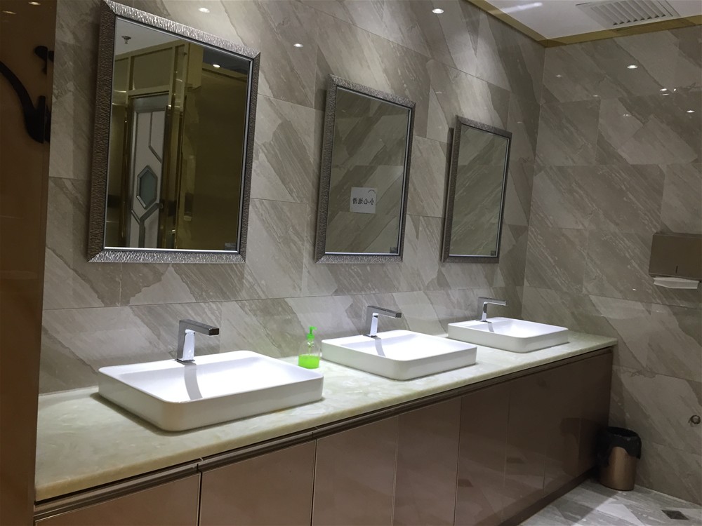 KTV洗手间墙、地面选取PP视讯瓷砖全抛釉爱丁堡-天堡石KYP8062铺贴