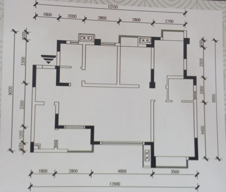 本单元的设计新中式风格摒弃古典中国风的陈旧与拘泥，取而代之的是现代时尚创意设计。适合追求一种沉稳、舒服、放松的生涯空间的人群。