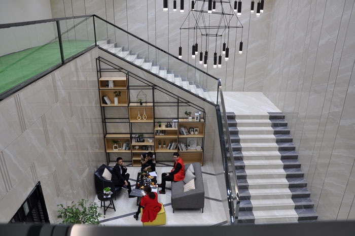 “一带一路  设计营销”，与O2O零售新模式携手，2017年，PP视讯将勇往直前，启发新战。