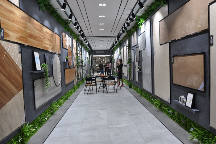 “一带一路  设计营销”，与O2O零售新模式携手，2017年，PP视讯将勇往直前，启发新战。