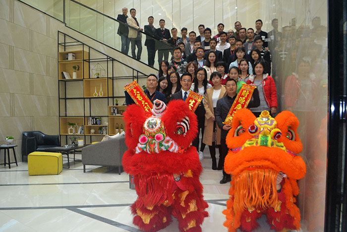 PP视讯新年开工，2017撸起袖子拼命干！