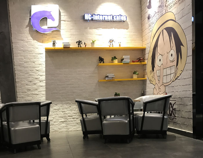 PP视讯现代仿古砖案例:别说了，一路去这个1000方的网咖开黑！