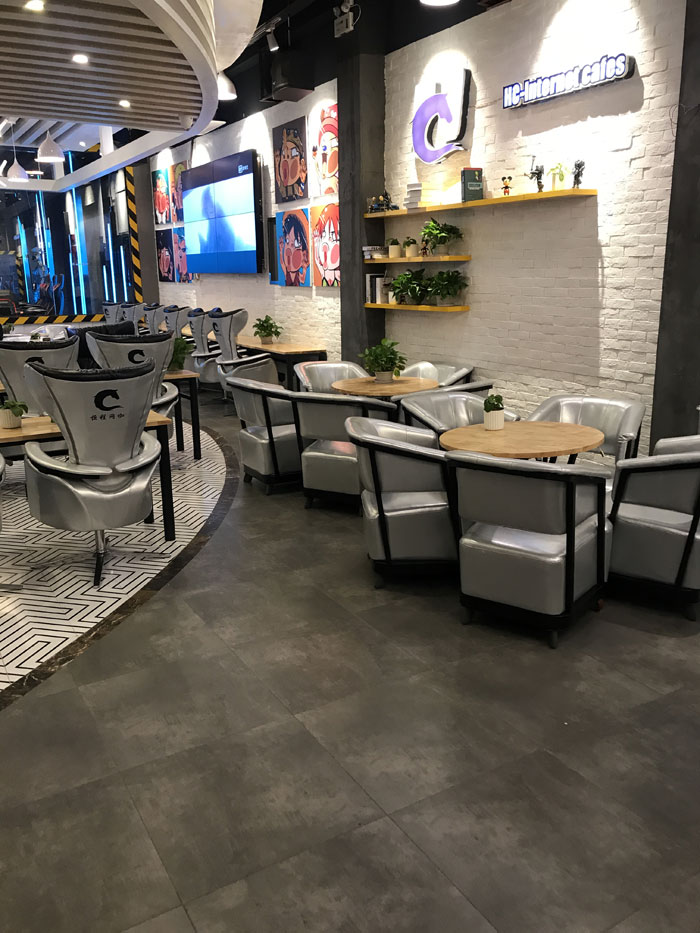 PP视讯现代仿古砖案例:别说了，一路去这个1000方的网咖开黑！